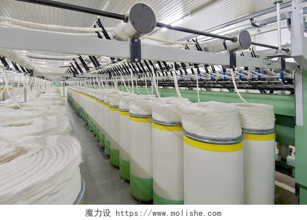 工厂纺织旋压机的深层透视图